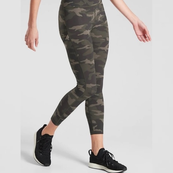 ATHLETA 531773-01 Ultimate Stash Pocket 7/8 Tight Camo Leggings Size XS - Picture 3 of 16